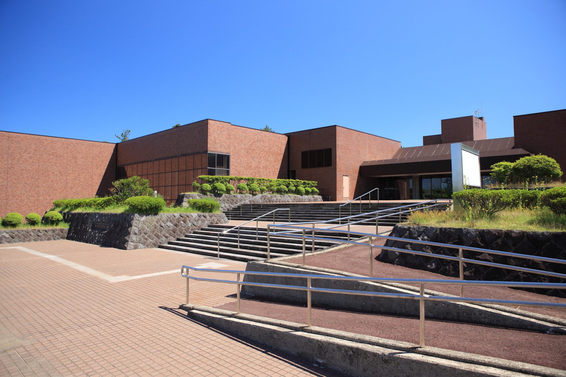 写真：秋田県立博物館の外観