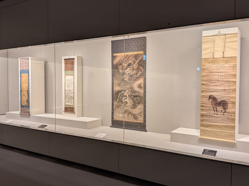 写真：展示風景　企画展　シン秋田画人伝